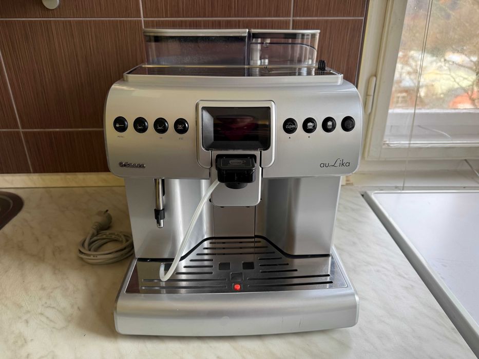 Професійна кавомашина SAECO Aulika Focus (SUP040)