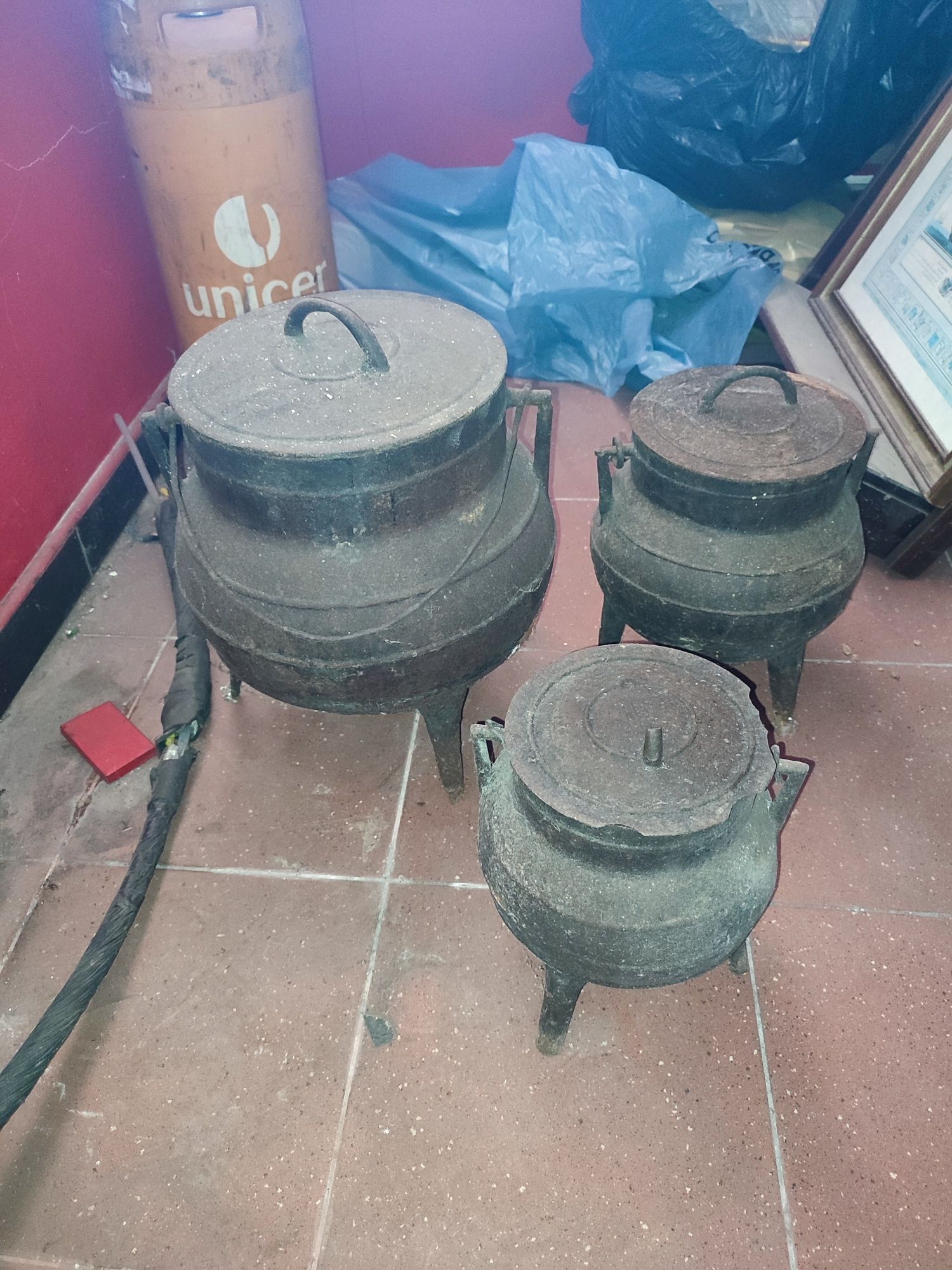 Potes de ferro fundido