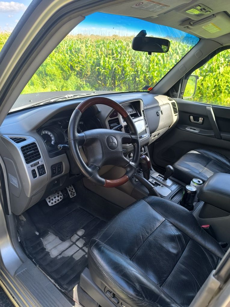 pajero wagon 3.       .