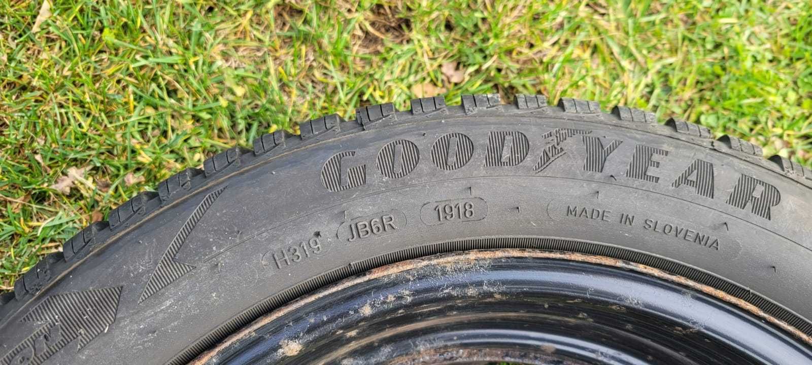 Felgi strukturalne 4x100 6J ET37 z oponami 
zimowymi 195/55 R16