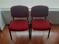 2 cadeiras vermelhas