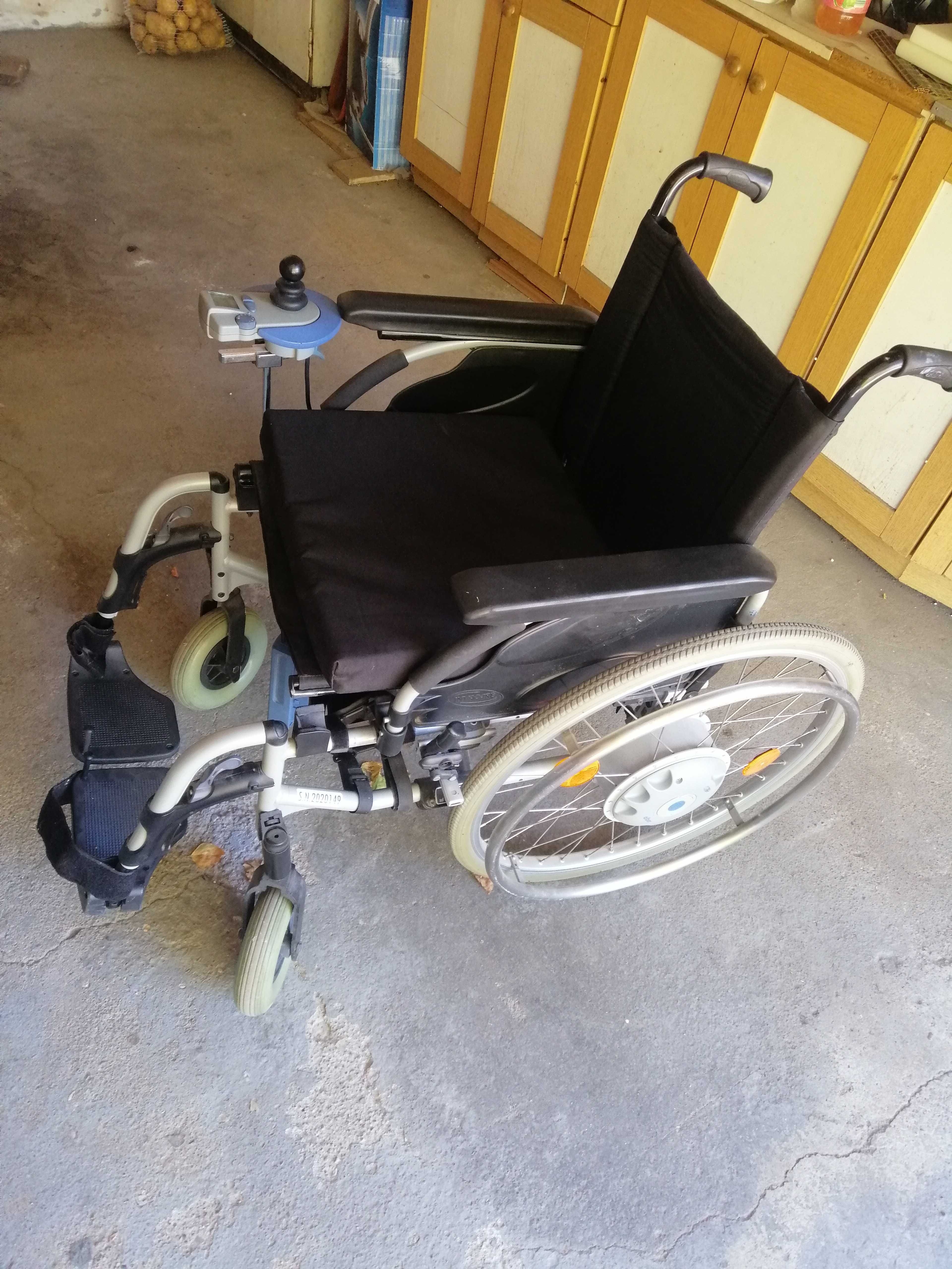 Wózek inwalidzki z napędem elektryczny