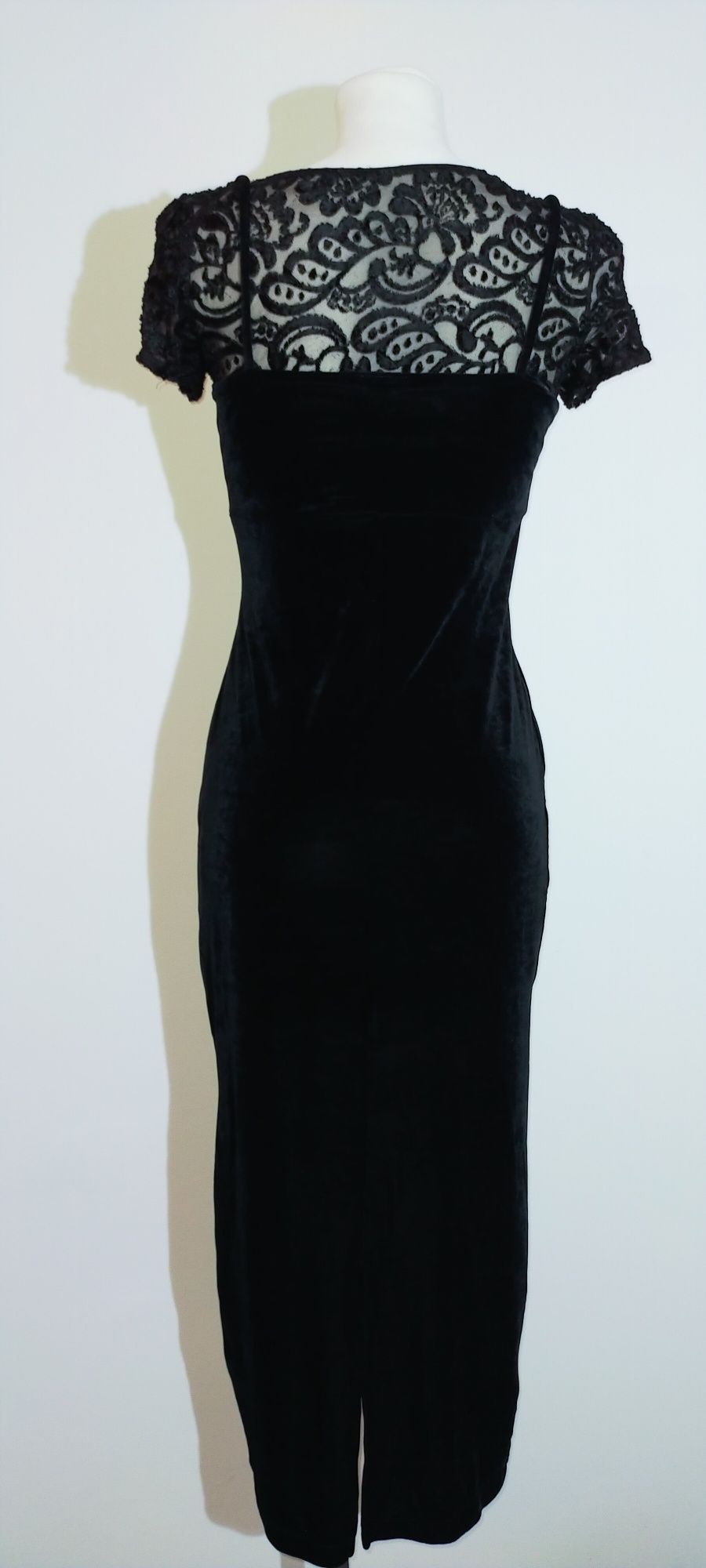 Sukienka midi dopasowana czarna welurowa 36 S 38 M welur krótki rękaw