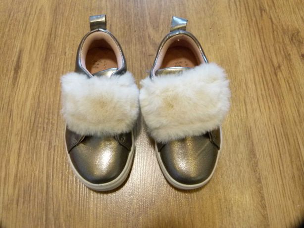 rozm 27 Primark buty trampki lakierowane srebrne z futerkiem