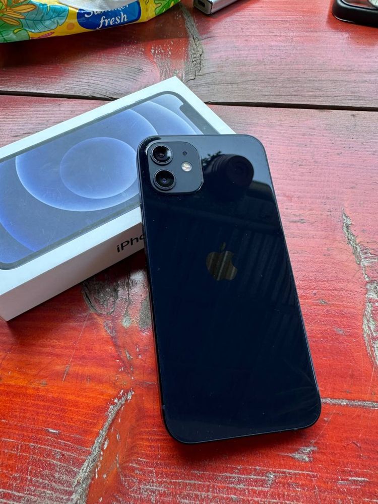 Iphone 12.