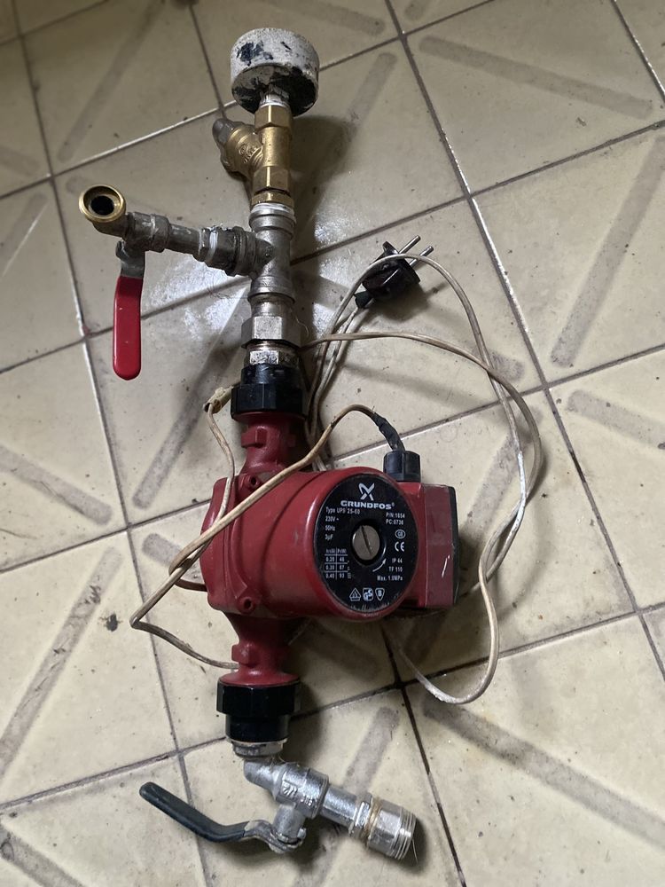 Насос циркуляційний Grundfos UPS 25-60 130 мм