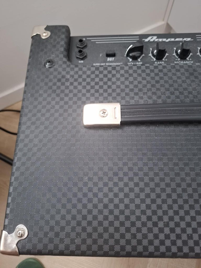 Ampeg RB-108 Wzmacniacz basowy
