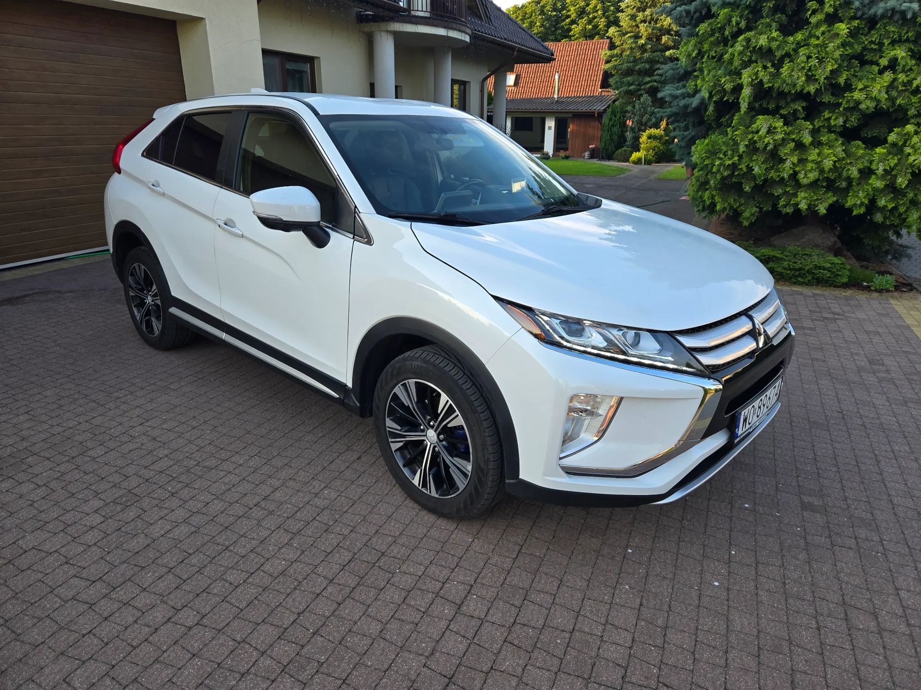 Mitsubishi Eclipse Cross Automat / 4x4 / Skóra / Head-UP /Grzane fotele / Full !!