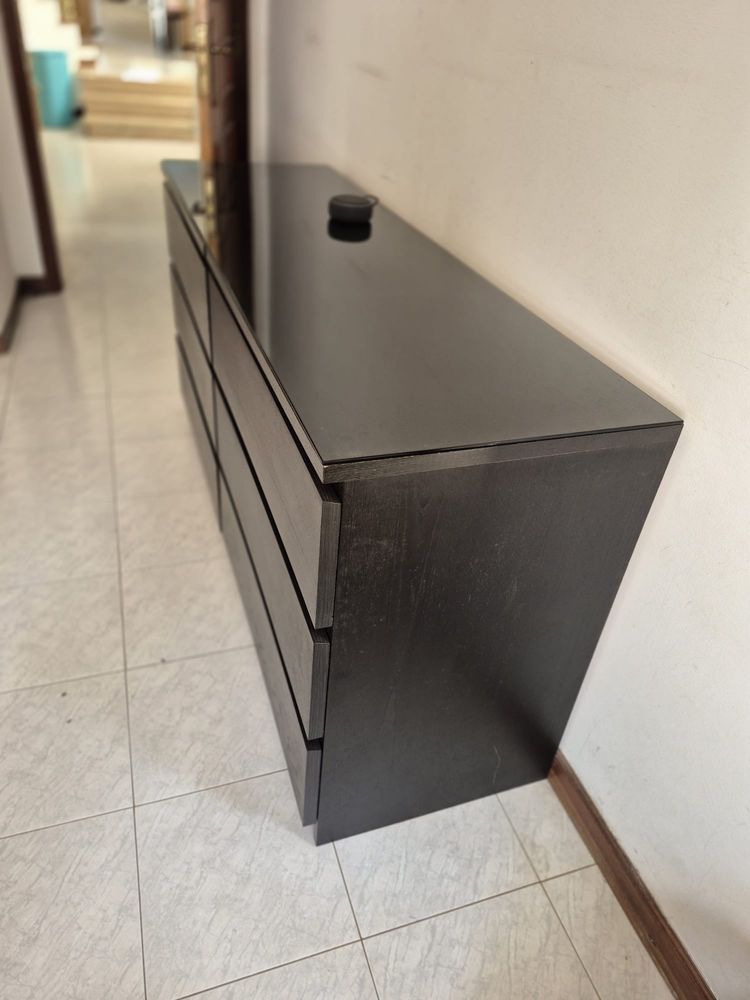 Cómodas pretas com 3 gavetas