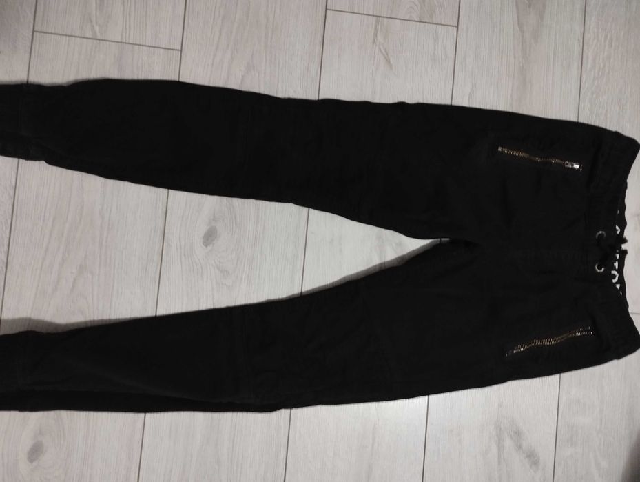 Джинси H&M, Levi's, Armani