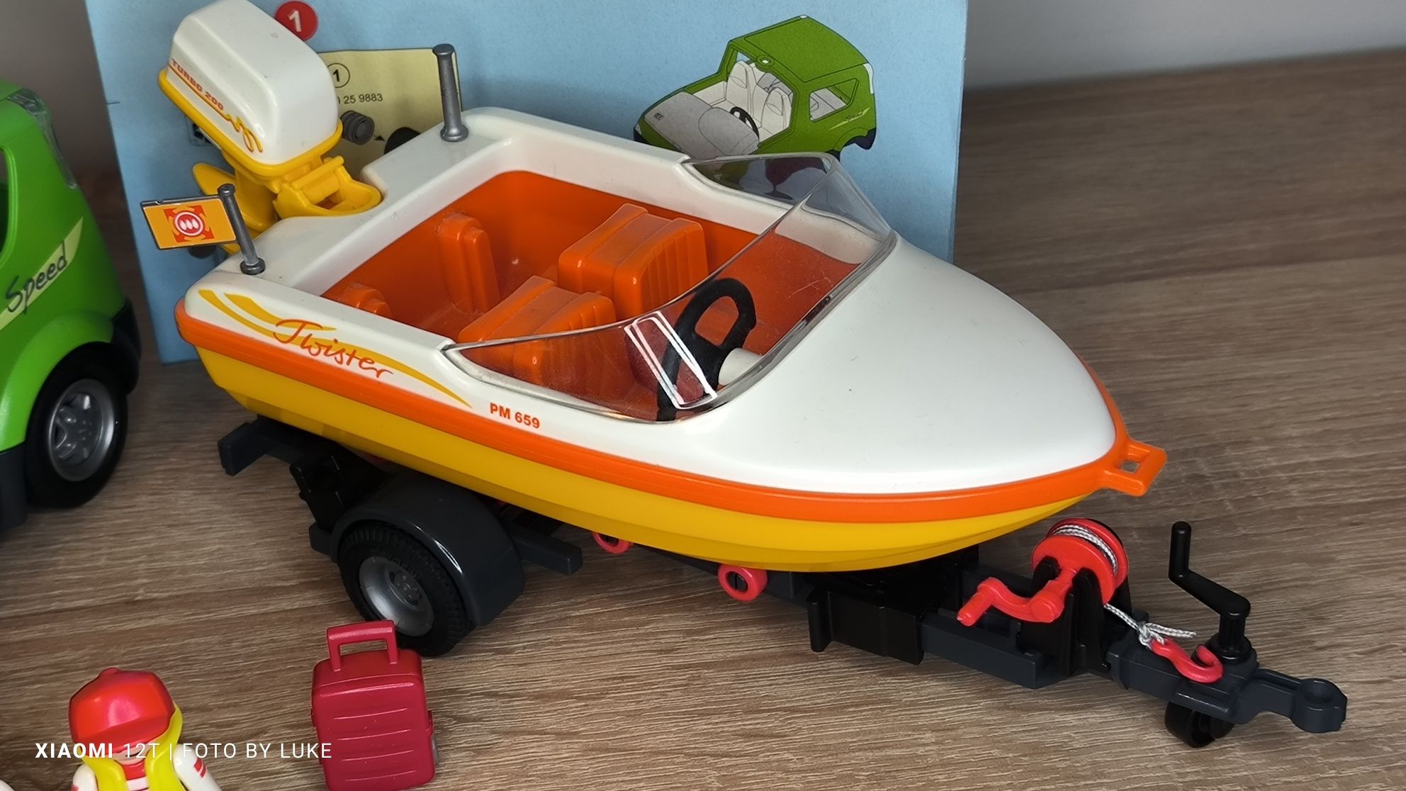 Playmobil zestaw 4144 van rodzinny samochód rodzinny motorówka