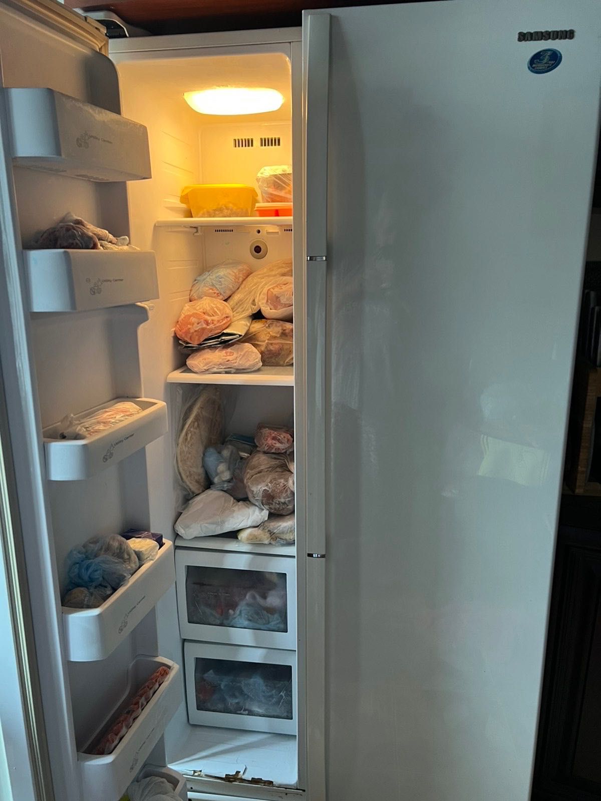 Продам холодильник Samsung Siri by side