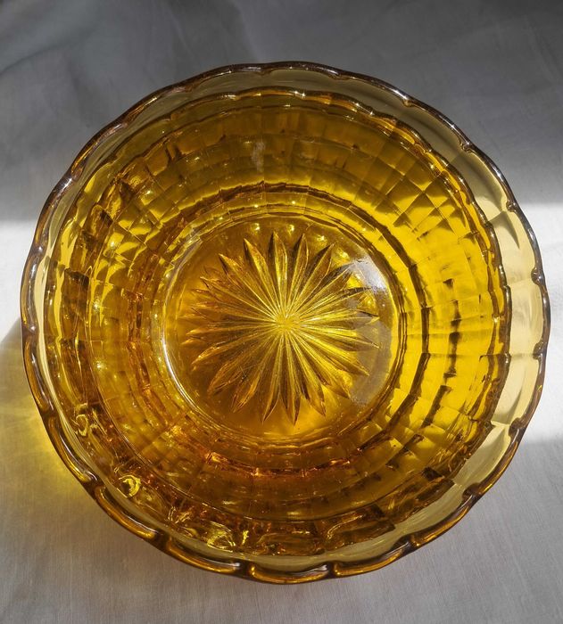 Conjunto de Taças Vintage em Vidro Castanho