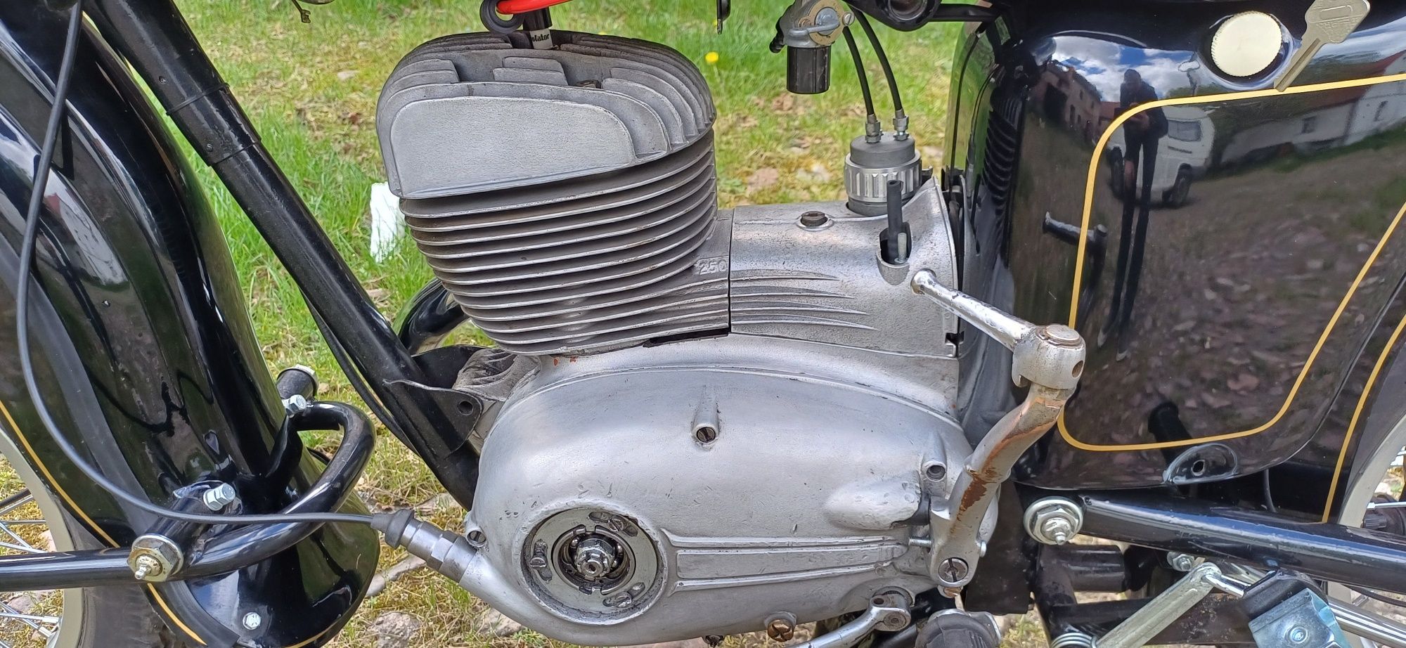 Mz es 250/1 jaskółka odrestaurowana