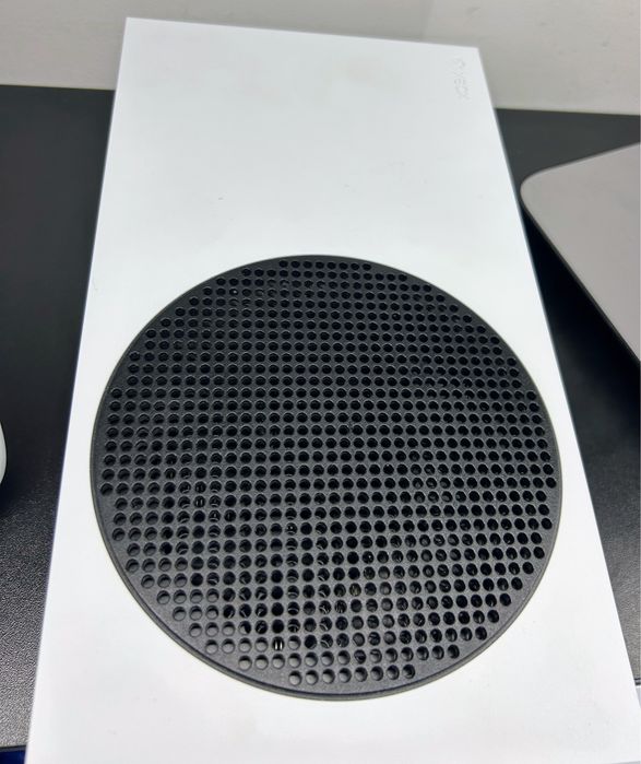 Продам Xbox Series S ( ідеал)