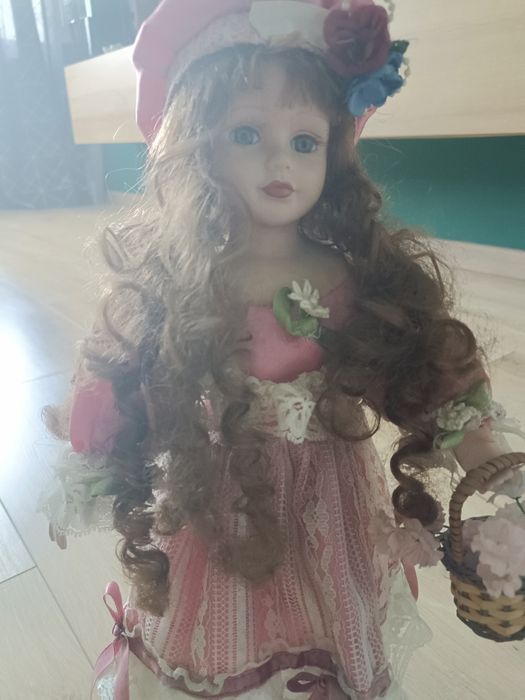 Lalka porcelanowa kolekcjonerska