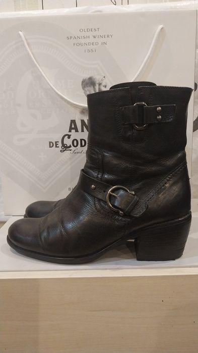 Продам женские кожаные демисезонные утепленные ботинки Clarks