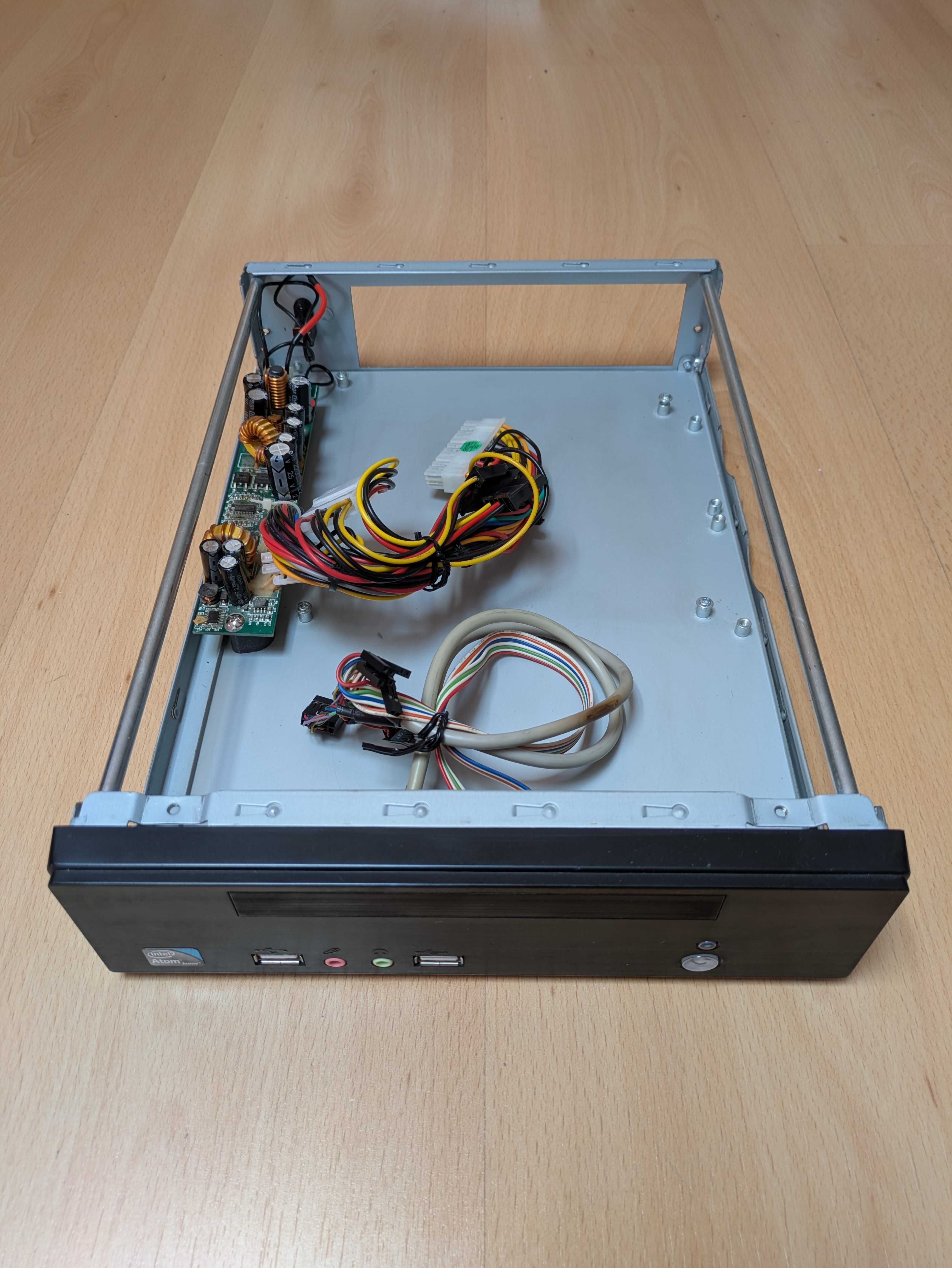 Caixa PC Mini-ITX com fonte de alimentação