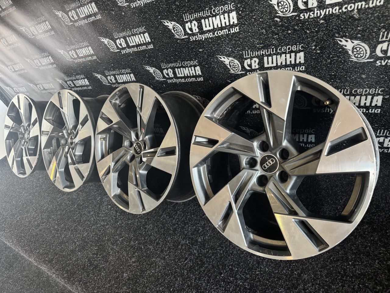 Диски 5X112  9R20 Audi e-tron Оригінальні