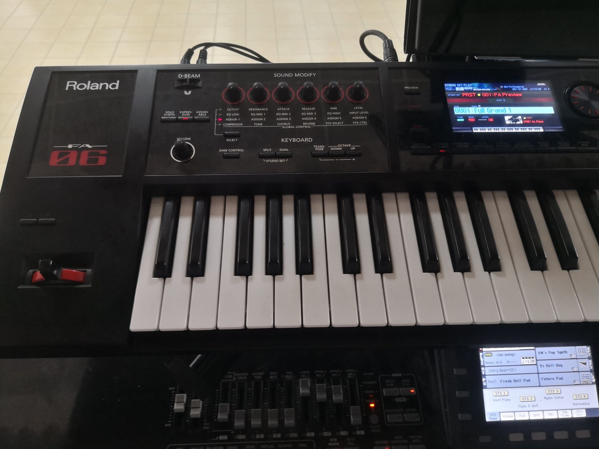 Roland FA 06 teclado