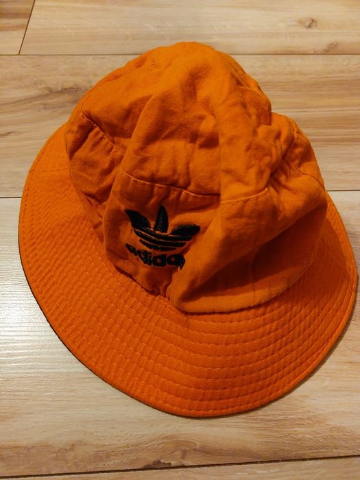 Dwustronna czapka rybaczka Adidas