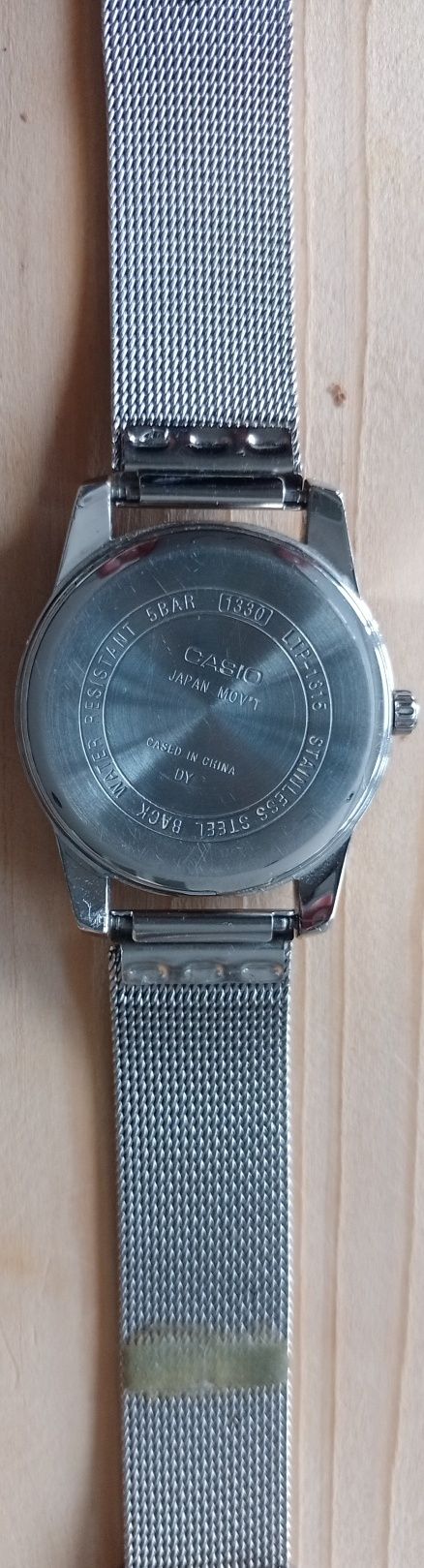 Zegarek damski Casio kolor srebrny pudrowy róż