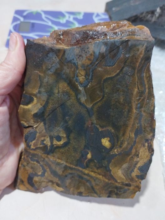 Тигровый глаз. Месторождение Кривой Рог.