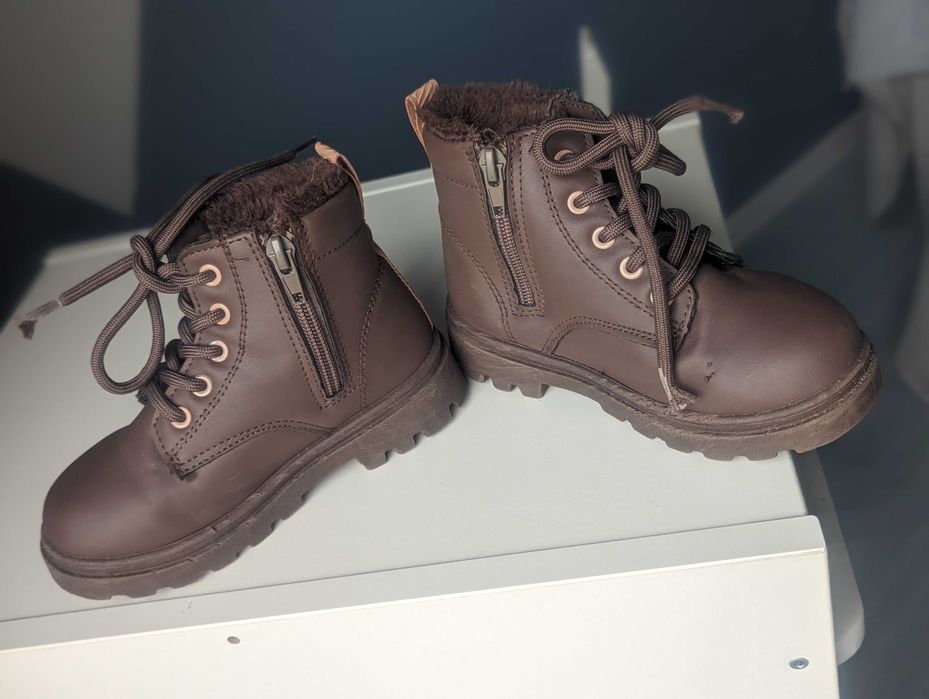 Buty chłopięce trapery 27 jesień zima brązowe ocieplane prawie nowe