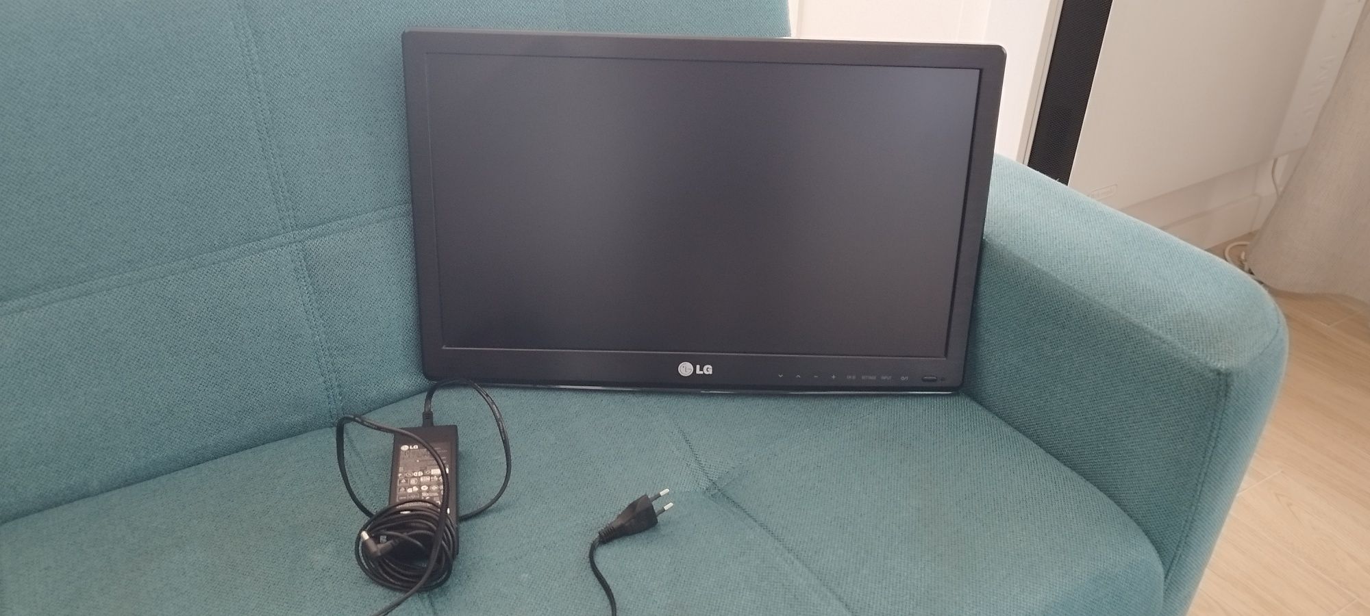 Televisão LG 22LS3500