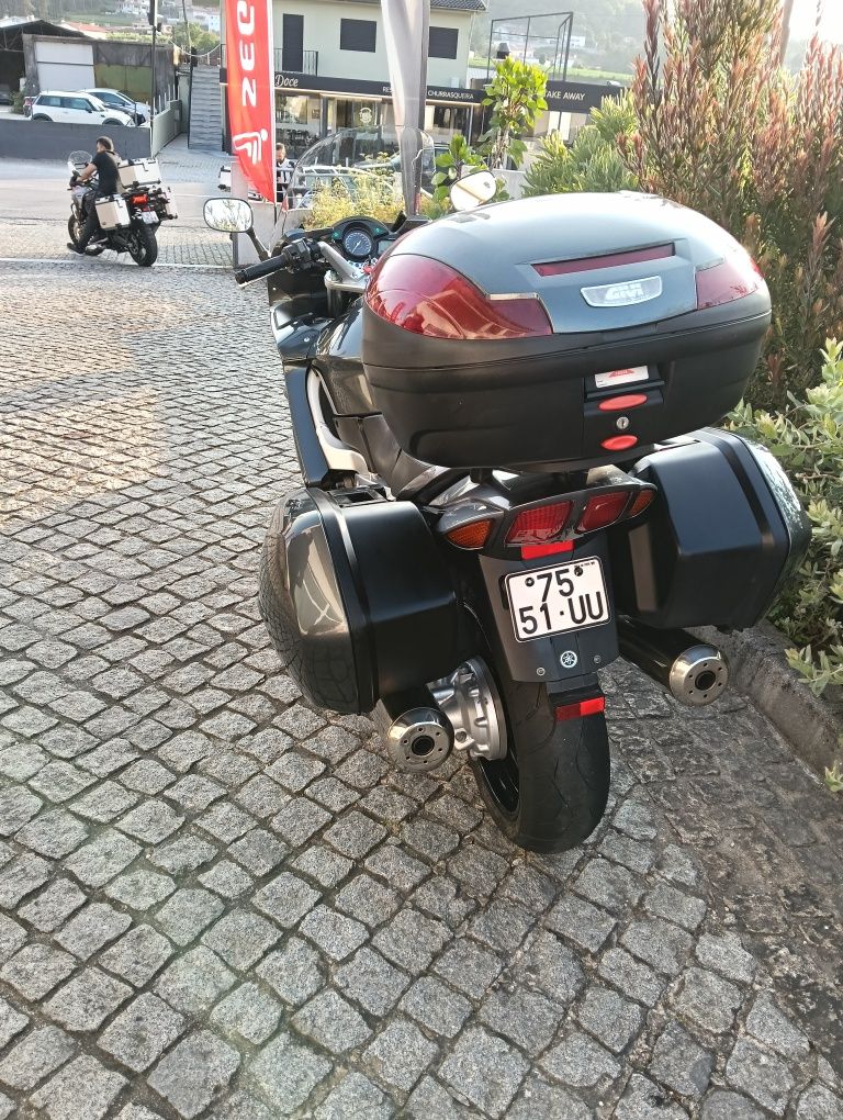 Yamaha ZJR 1300 impecável