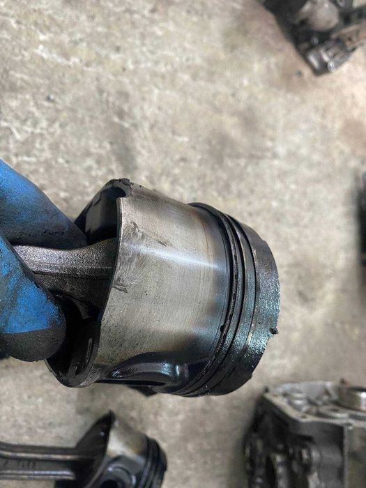 Поршні Поршень Поршня на Mitsubishi L200 IV пок. від 2006р.