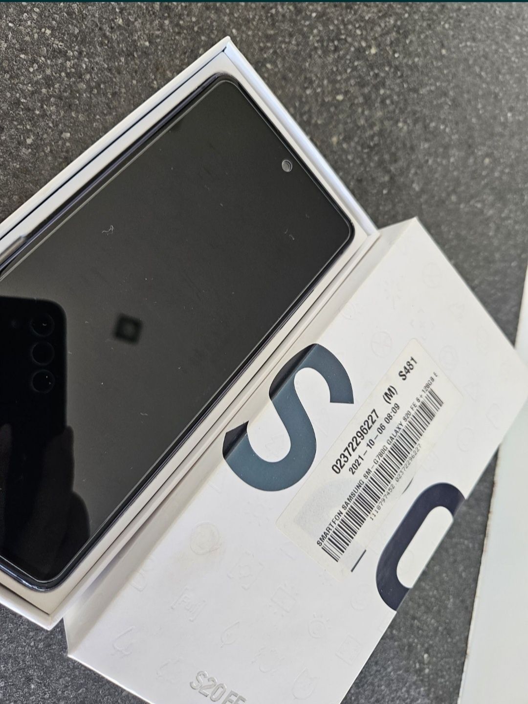 Samsung S 20 z etui i szkłem hartowanym