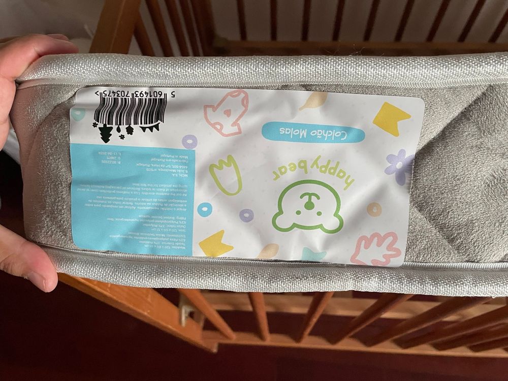 Vendo berco de madeira com colchão novo