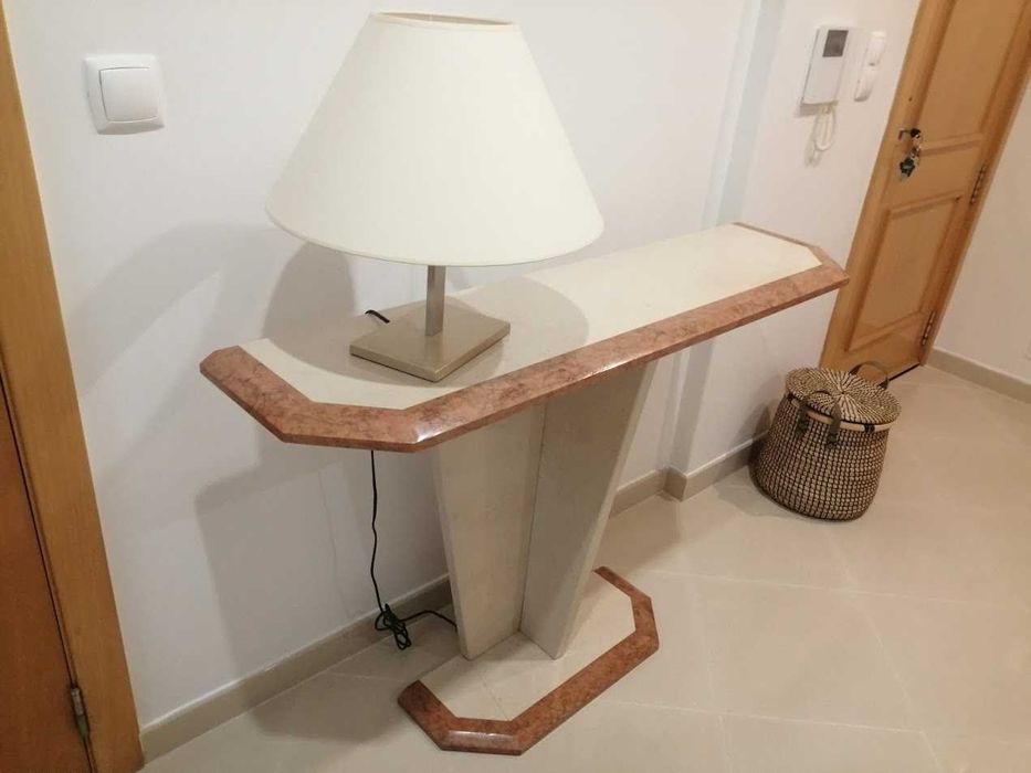 Consola em mármore