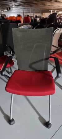 Krzesło konferencyjne mobilne Comforto krzesła biurowe