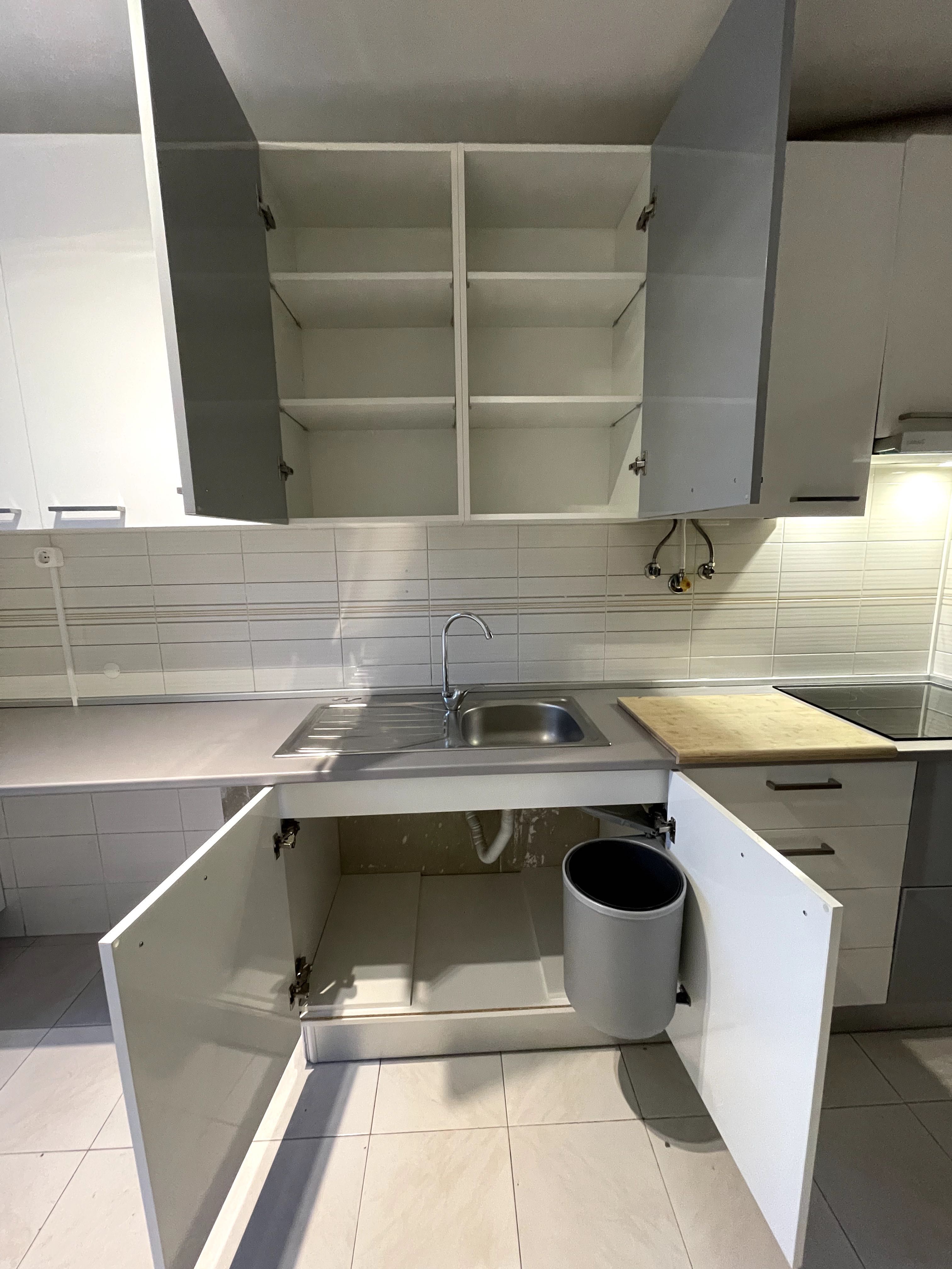 Cozinha completa como nova sem eletrodomésticos incluídos