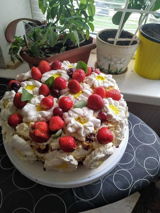 Пельмені, вареники, млинці, чебуреки, та торти і бенто торти