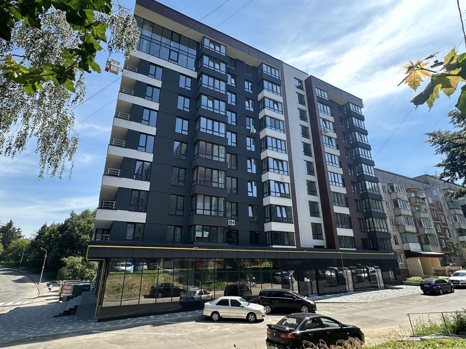 Продається трикімнатна квартира район Канада.