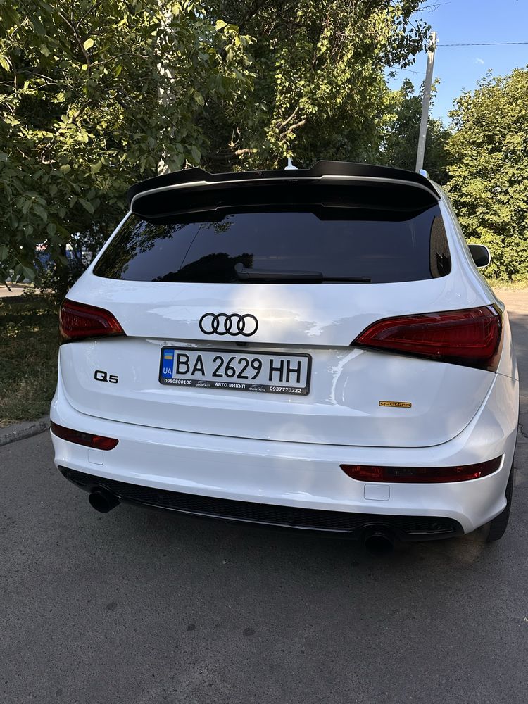 Продам Audi Q5 S-line 2012 року 3,2-літровий FSI V6