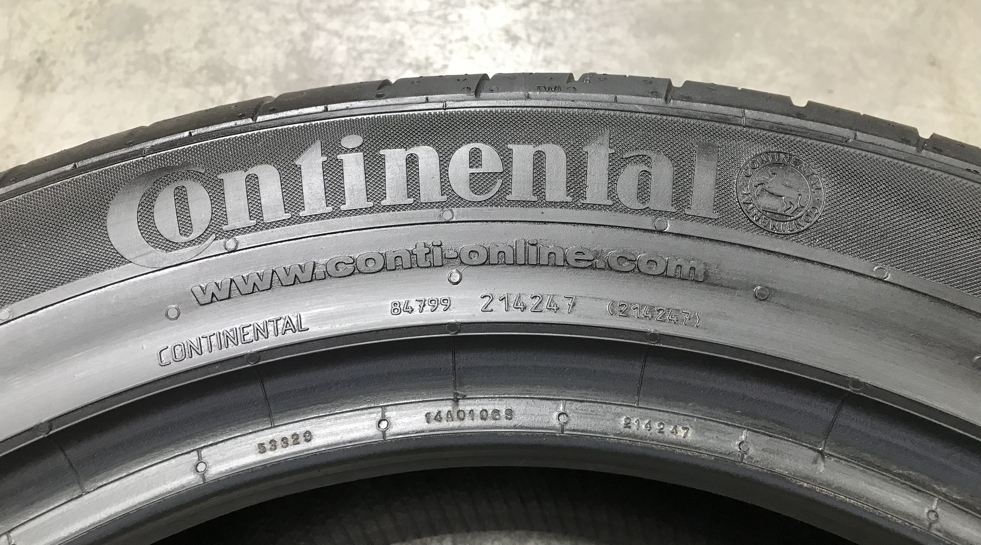 Opona używana letnia 225/55R17 98H Continental ContiPremiumContact 2