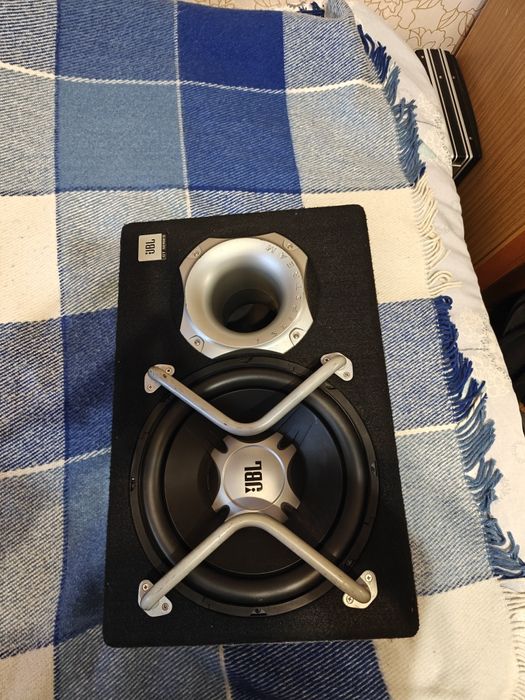 Сабвуфер JBL GT5-1204RB