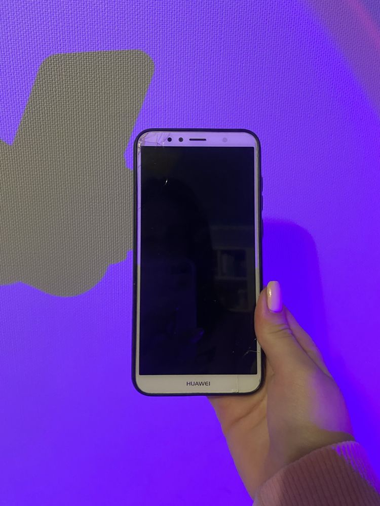 Телефон Huawei Y6 2018