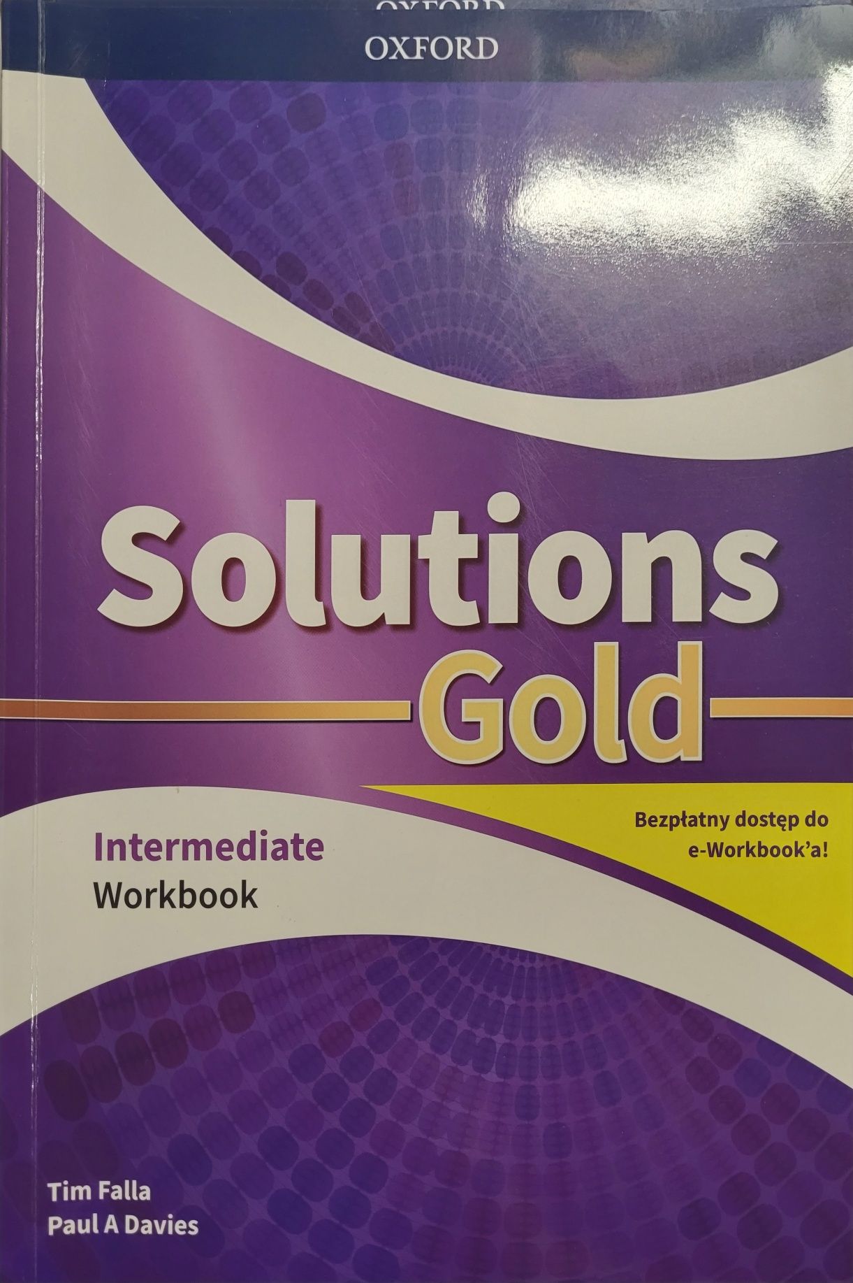 Solutions Gold INTERMEDIATE workbook + e-Workbook