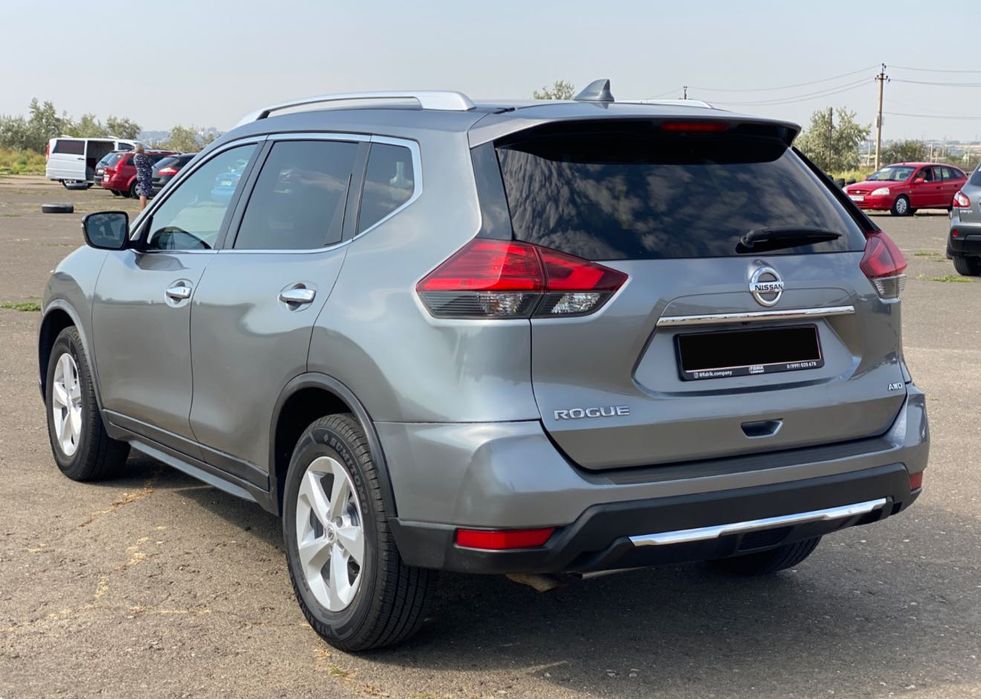 Автомобиль Nissan Rogue