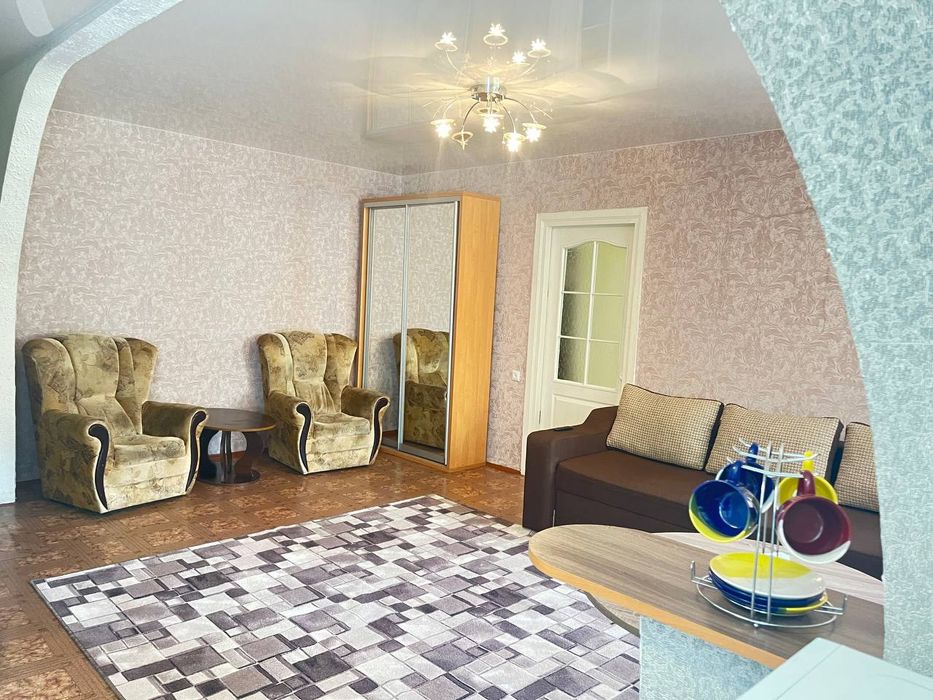 Посуточно 2 ком.квартира р-н Космос , Черёмушки