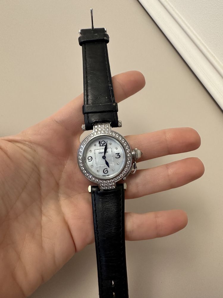 Годиник cartier з шкіряним ремінцем