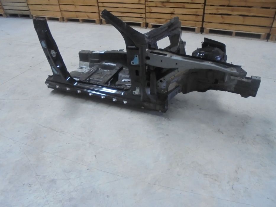 MERCEDES CLS W218 PODLUZNICA CWIARTKA PRAWA DLUGA