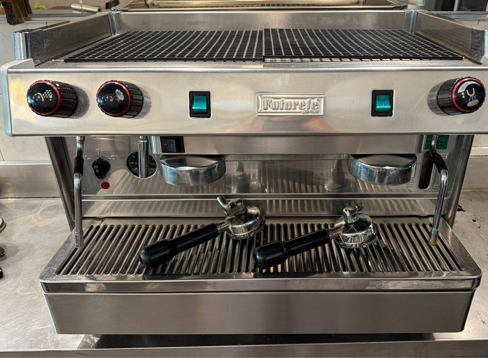 Maquina de café industrial + moinho de café
