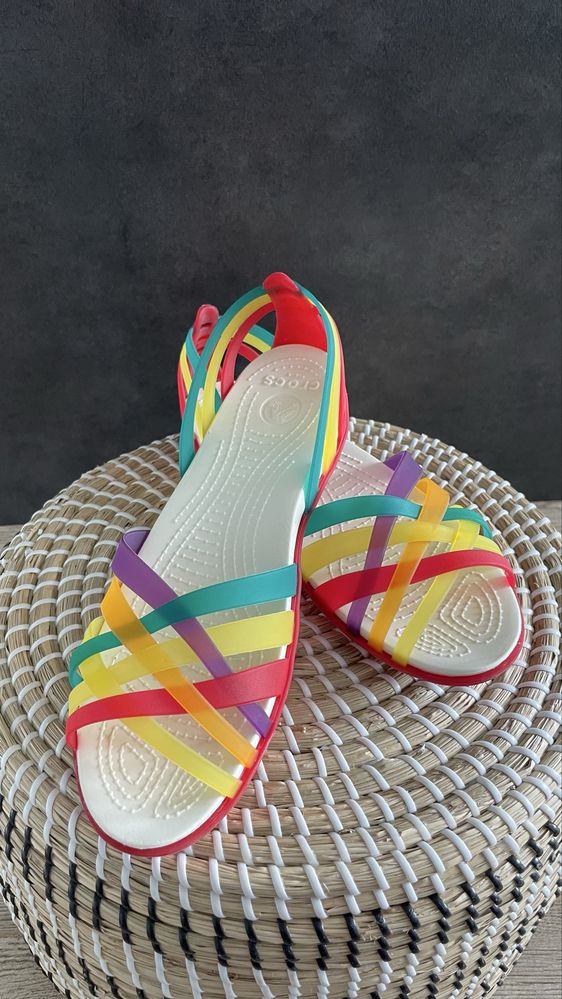 Crocs baleriny Huarache Flat Multi/Geranium W9 39/40