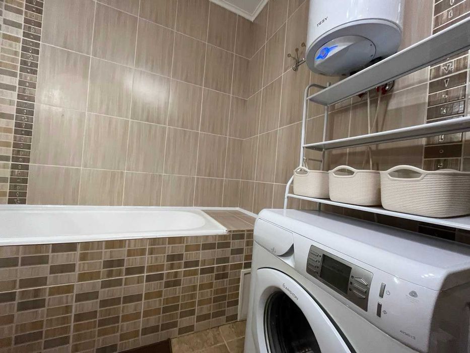 Срочно !! Сдаем 1 ком кв, Верховинна , 35. Без комісійних!